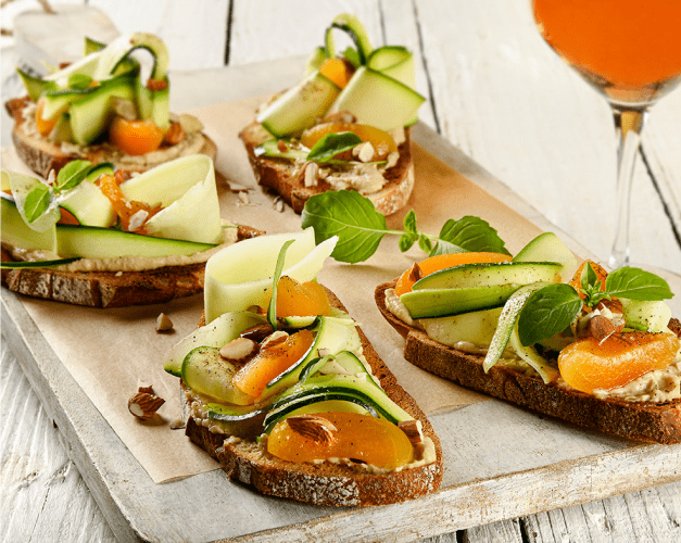Illustration de l'article « Tartines de saison : courgette & abricot »
