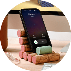 Support de téléphone en liège